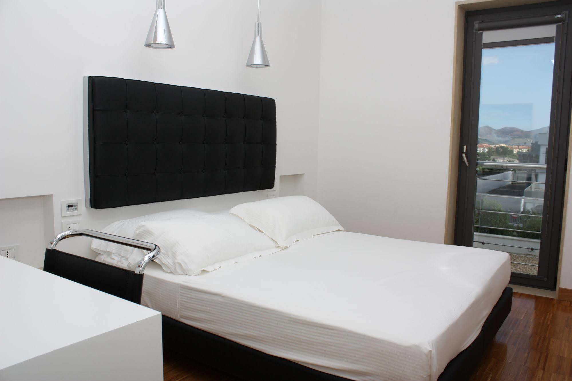 Hotel Del Conte Fondi Extérieur photo