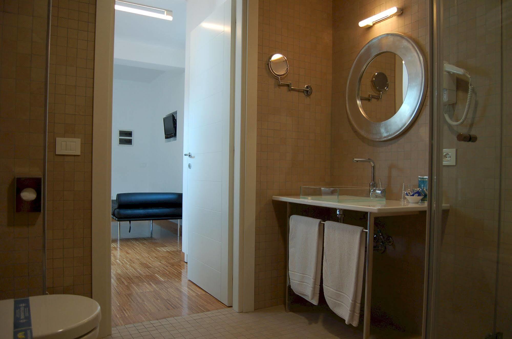 Hotel Del Conte Fondi Extérieur photo