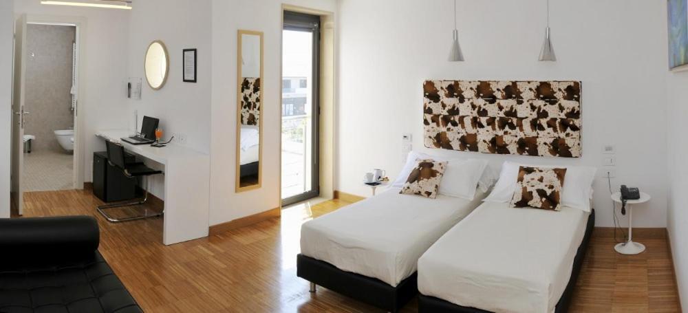 Hotel Del Conte Fondi Extérieur photo